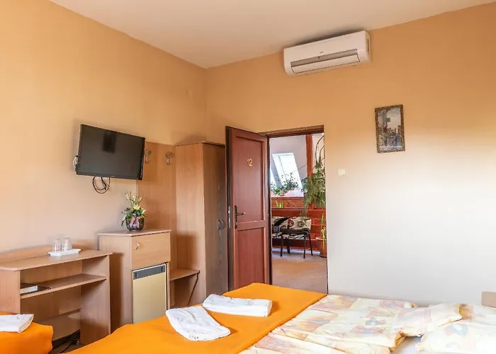 Huszar Panzio Es Etterem Panzió